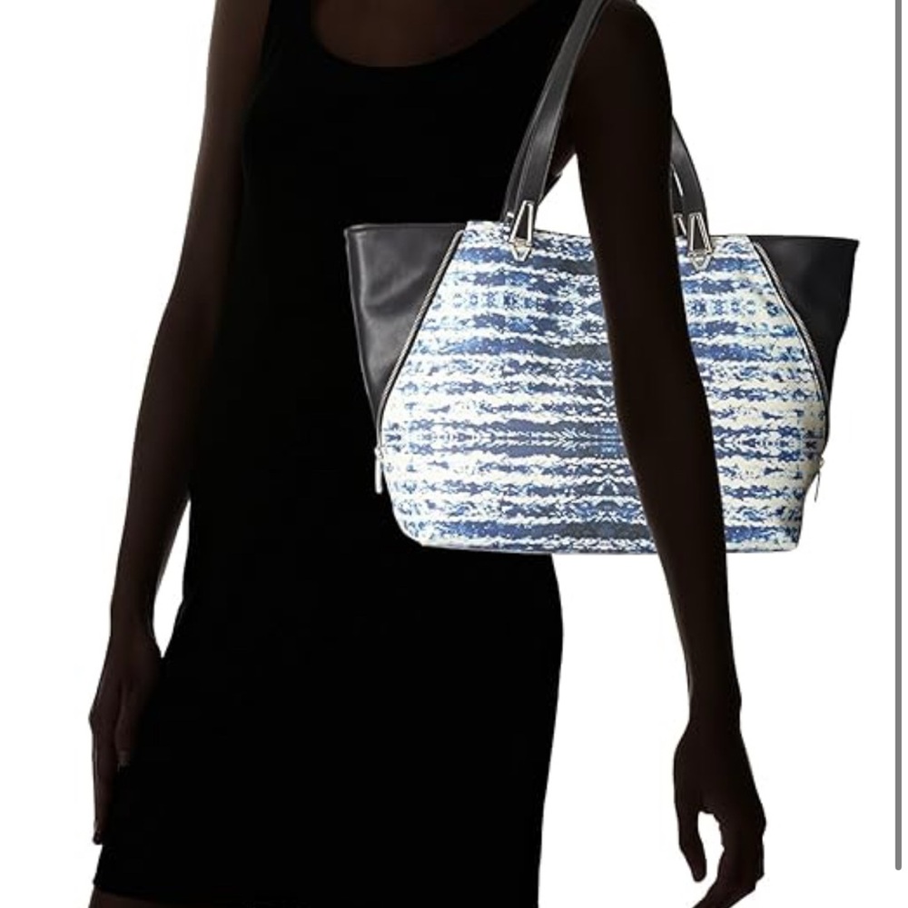 NWT Danielle Nicole Tarah Tote Bag with Side Zipper Expansion - Picture 2 of 8